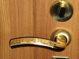 Замена дверной ручки входной двери в Ржеве
