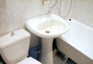 Установка раковины тюльпан в ванной в Ржеве